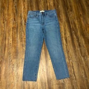 Madewell 10" Roadtripper Jeans High Rise Cropped Frayed Hem in Minford Wash